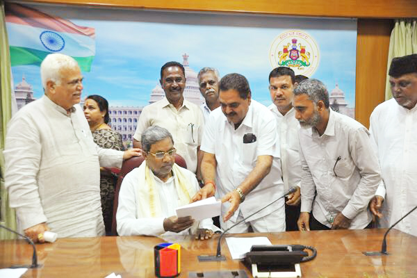 ಮಿತ್ತಬೈಲು ಶಾದಿಮಹಲ್‌ಗೆ ಹೆಚ್ಚುವರಿ ಅನುದಾನಕ್ಕೆ ಮುಖ್ಯಮಂತ್ರಿಗೆ ಮನವಿ,